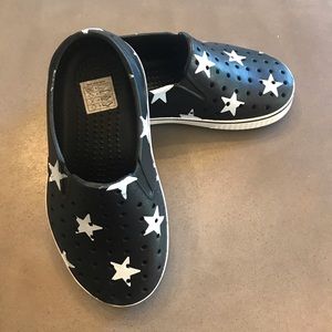 Native size C12 star shoes